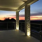 Willa Luxury 